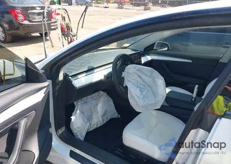 2021 Tesla Model 3 Long Range Dual Motor All-Wheel Drive z USA, uszkodzony, nr VIN 5YJ3E1EB5MF960596